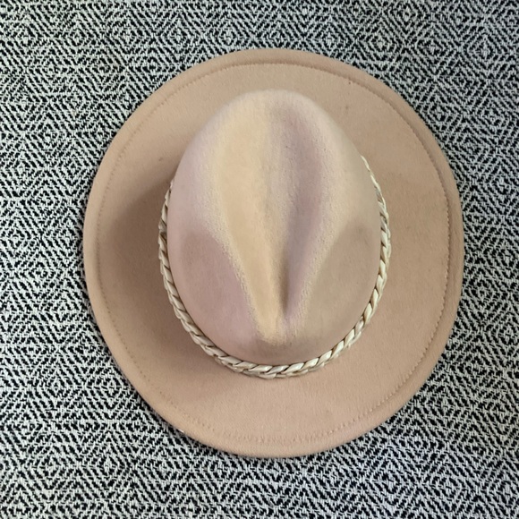 Kendall & Kylie Accessories - Kendall + Kylie Light Pink Hat